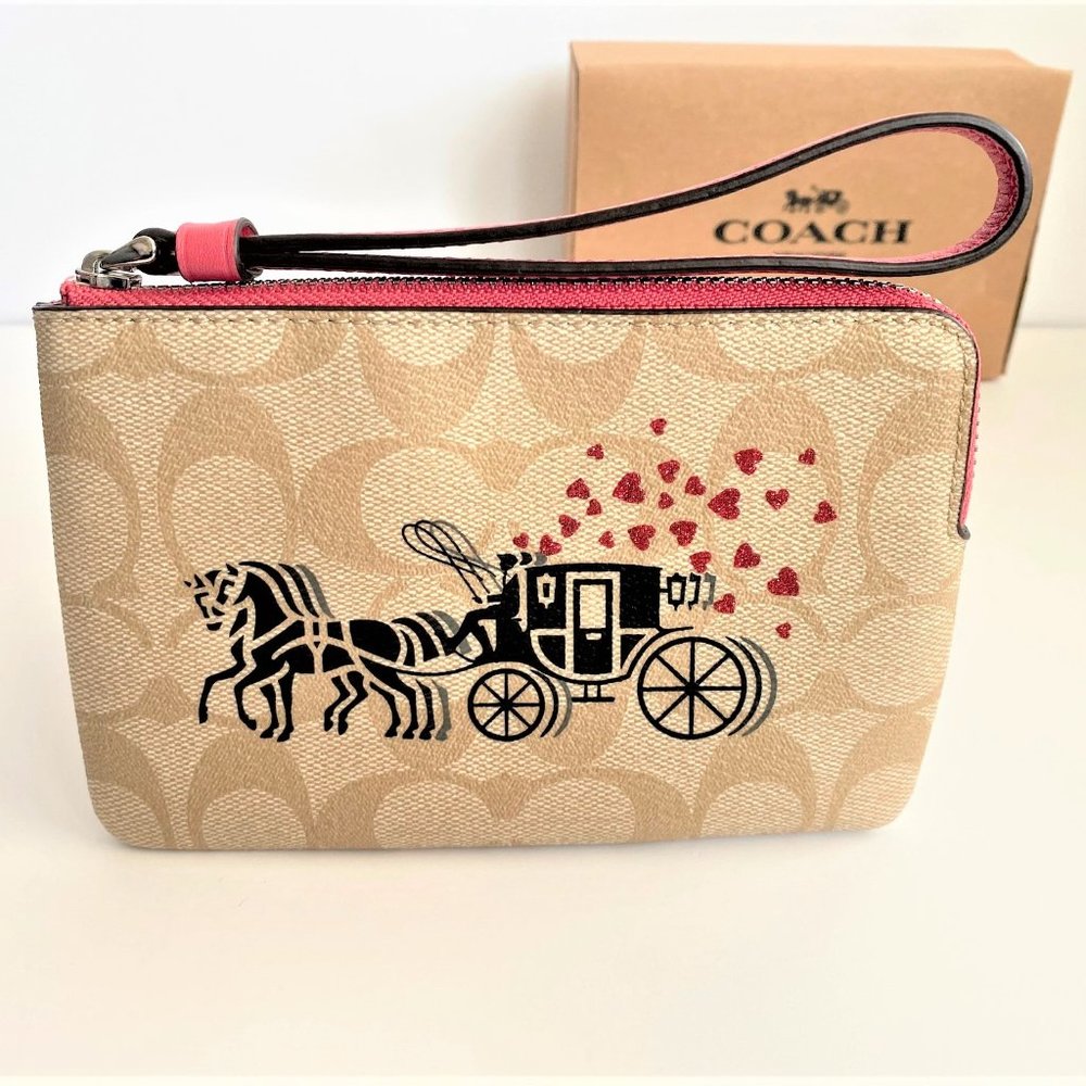 NWT Coach  Corner Zip Wristlet Horse and Carriage